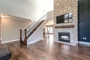 W1461 Maureen Ct, Bloomfield, WI 53147 - Photo 3