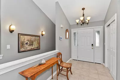 312  Manchester Dr, Waukesha, WI 53188 - Photo 3