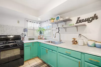 601  Edgewood Ave, South Milwaukee, WI 53172 - Photo 9