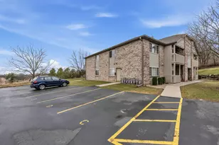 W169S7647 Gregory Dr, Muskego, WI 53150 - Photo 9