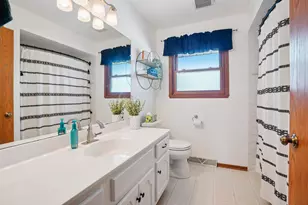 7254 S 38th St, Franklin, WI 53132 - Photo 25