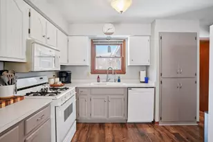 7254 S 38th St, Franklin, WI 53132 - Photo 3