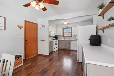 7254 S 38th St, Franklin, WI 53132 - Photo 11