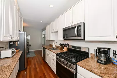 2136 N Commerce St, Milwaukee, WI 53212 - Photo 11