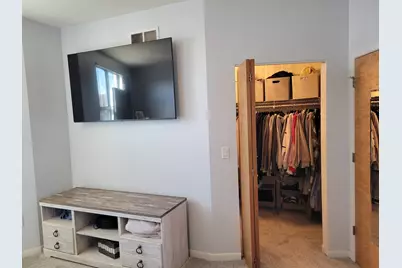2136 N Commerce St, Milwaukee, WI 53212 - Photo 21