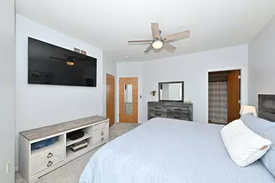 2136 N Commerce St, Milwaukee, WI 53212 - Photo 19