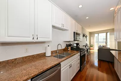 2136 N Commerce St, Milwaukee, WI 53212 - Photo 9