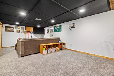 1111  Shorecrest Dr, Racine, WI 53402 - Photo 21