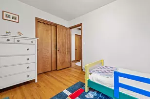 1111 Shorecrest Dr, Racine, WI 53402 - Photo 15