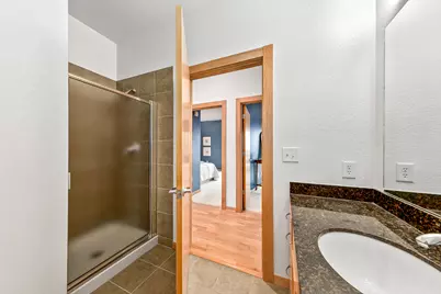 601 E Ogden Ave #810, Milwaukee, WI 53202 - Photo 27