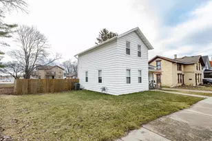 114 N 10th St, Watertown, WI 53094 - Photo 3