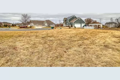 N57W19673  Holly Ct, Menomonee Falls, WI 53051 - Photo 1