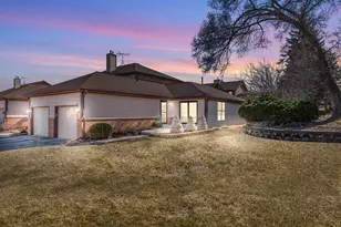 8827 W Knoll Ct, Franklin, WI 53132 - Photo 1