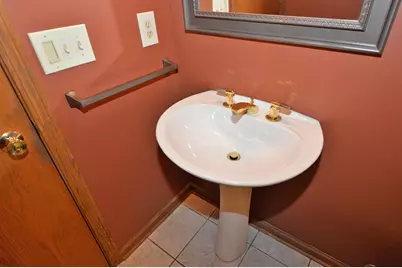 6244  Partridge Hills Dr, Racine, WI 53406 - Photo 17