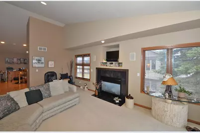 6244  Partridge Hills Dr, Racine, WI 53406 - Photo 5