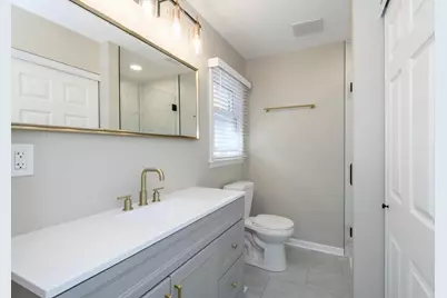 2018 N 114th St, Wauwatosa, WI 53226 - Photo 23