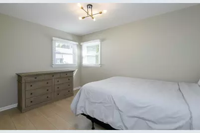 2018 N 114th St, Wauwatosa, WI 53226 - Photo 25