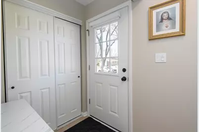 2018 N 114th St, Wauwatosa, WI 53226 - Photo 5