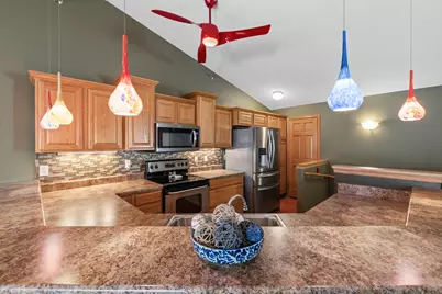 17940 W Jacobs Ridge Ct, New Berlin, WI 53146 - Photo 5