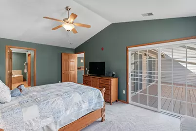 17940 W Jacobs Ridge Ct, New Berlin, WI 53146 - Photo 19