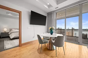 1313 N Franklin Pl, Milwaukee, WI 53202 - Photo 5