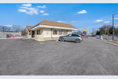 2604  Custer St, Manitowoc, WI 54220 - Photo 3