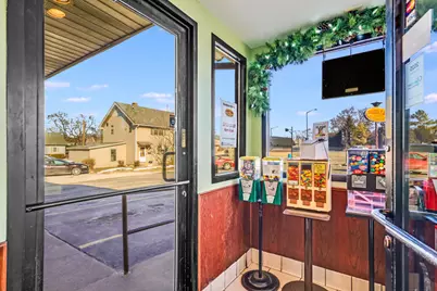 2604  Custer St, Manitowoc, WI 54220 - Photo 5