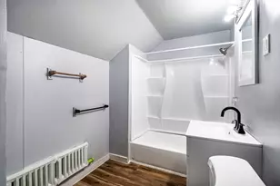 1747 S 28th St, Milwaukee, WI 53215 - Photo 21