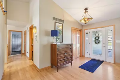 6801  Lorraine Cir, Racine, WI 53185 - Photo 7