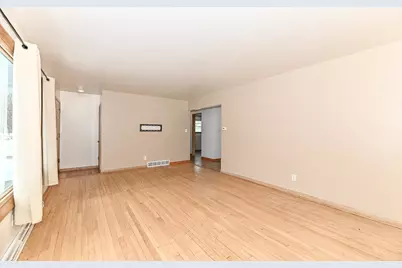 7038 W Lakefield Dr, Milwaukee, WI 53219 - Photo 7