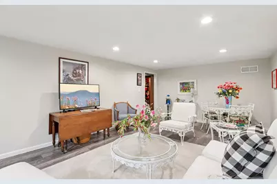 840  Kurtis Dr, Elm Grove, WI 53122 - Photo 21