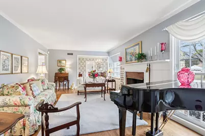 840  Kurtis Dr, Elm Grove, WI 53122 - Photo 7