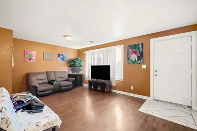 2375 S 15th Pl, Milwaukee, WI 53215 - Photo 5