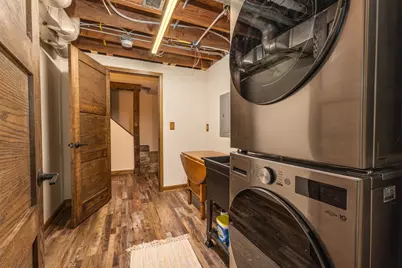 923 W Montclaire Ave, Glendale, WI 53217 - Photo 27