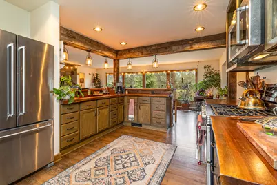 923 W Montclaire Ave, Glendale, WI 53217 - Photo 9