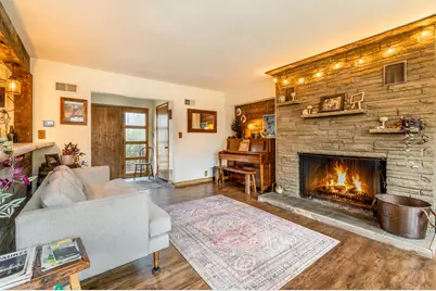 923 W Montclaire Ave, Glendale, WI 53217 - Photo 7