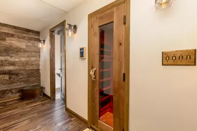 923 W Montclaire Ave, Glendale, WI 53217 - Photo 25