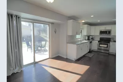 2401  Lander Ln, Waukesha, WI 53188 - Photo 9