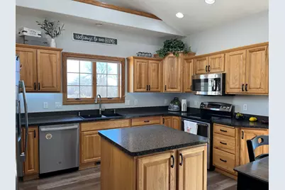 7439  Lee Rd, Hartford, WI 53027 - Photo 11