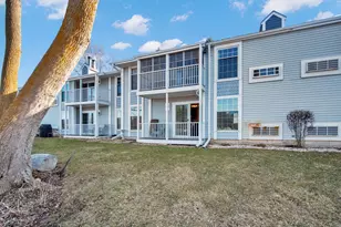 300 Foxwood Dr, Racine, WI 53185 - Photo 31