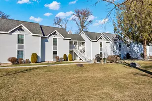 300 Foxwood Dr, Racine, WI 53185 - Photo 23