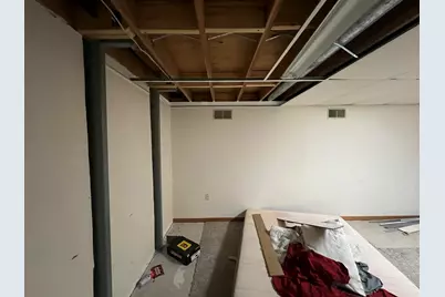 6908 W Greenbrook Ct, Milwaukee, WI 53223 - Photo 61