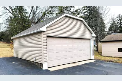 1909/1911  Salisbury Rd, West Bend, WI 53090 - Photo 5