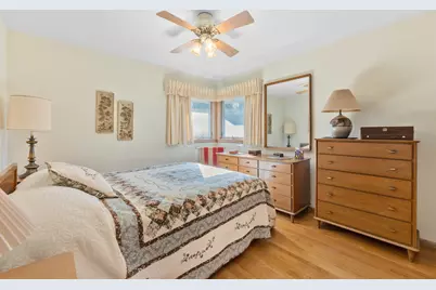 1217  Fairway Dr, Racine, WI 53405 - Photo 15