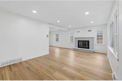 242  Wisconsin St, Mayville, WI 53050 - Photo 7