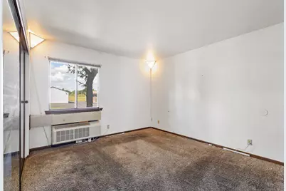 10818 W Donna Dr, Milwaukee, WI 53224 - Photo 9