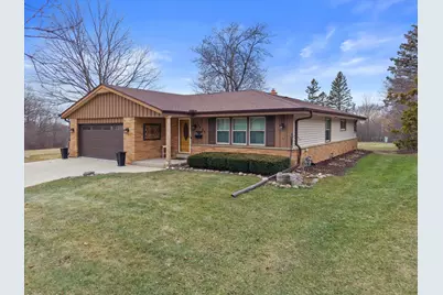 5826  Sugarbush Ln, Greendale, WI 53129 - Photo 29