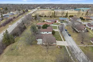 5826 Sugarbush Ln, Greendale, WI 53129 - Photo 37