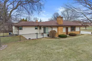 5826 Sugarbush Ln, Greendale, WI 53129 - Photo 31