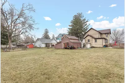 1212 S 3rd St, Watertown, WI 53094 - Photo 41